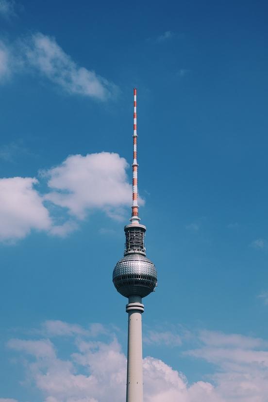 Berliner Fernsehturm bei Tag